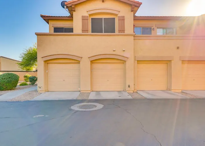 Pool Access + Patio: Retreat, 3 Mi To Dtwn! Mesa