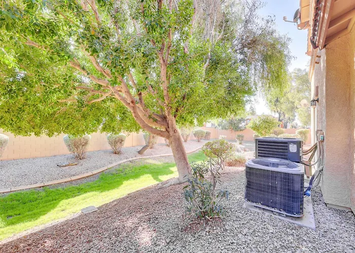 Pool Access + Patio: Retreat, 3 Mi To Dtwn! Holiday home