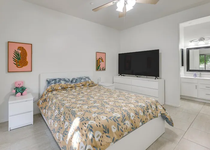 Holiday home Pool Access + Patio: Retreat, 3 Mi To Dtwn!