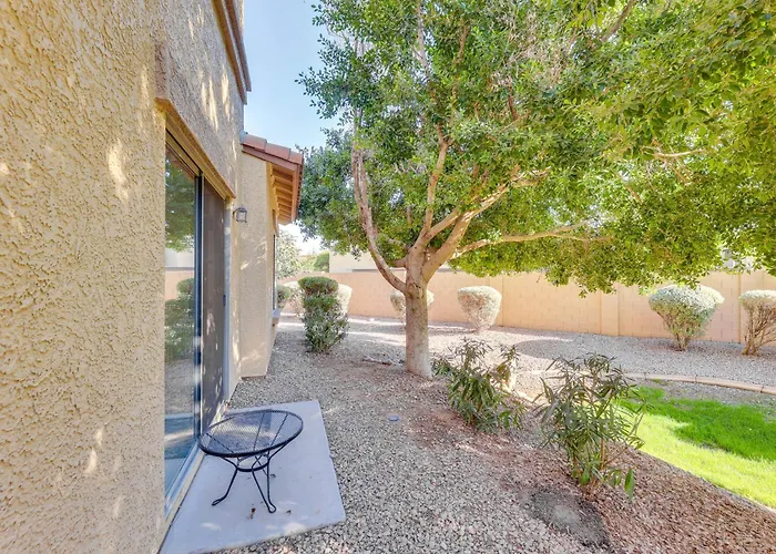 Holiday home Pool Access + Patio: Retreat, 3 Mi To Dtwn! *