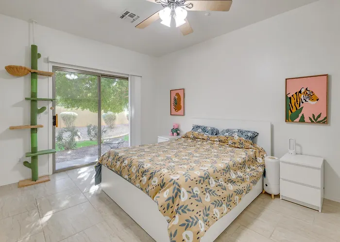 Holiday home Pool Access + Patio: Retreat, 3 Mi To Dtwn!