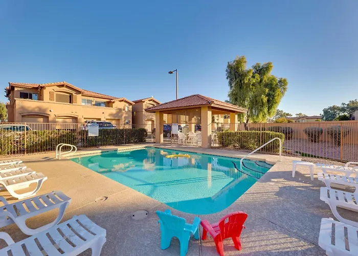 Pool Access + Patio: Retreat, 3 Mi To Dtwn! Holiday home Mesa
